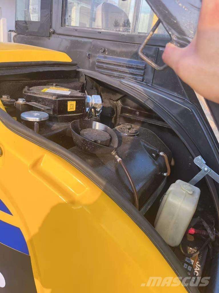 Komatsu PC 40 MR Roomikekskavaatorid