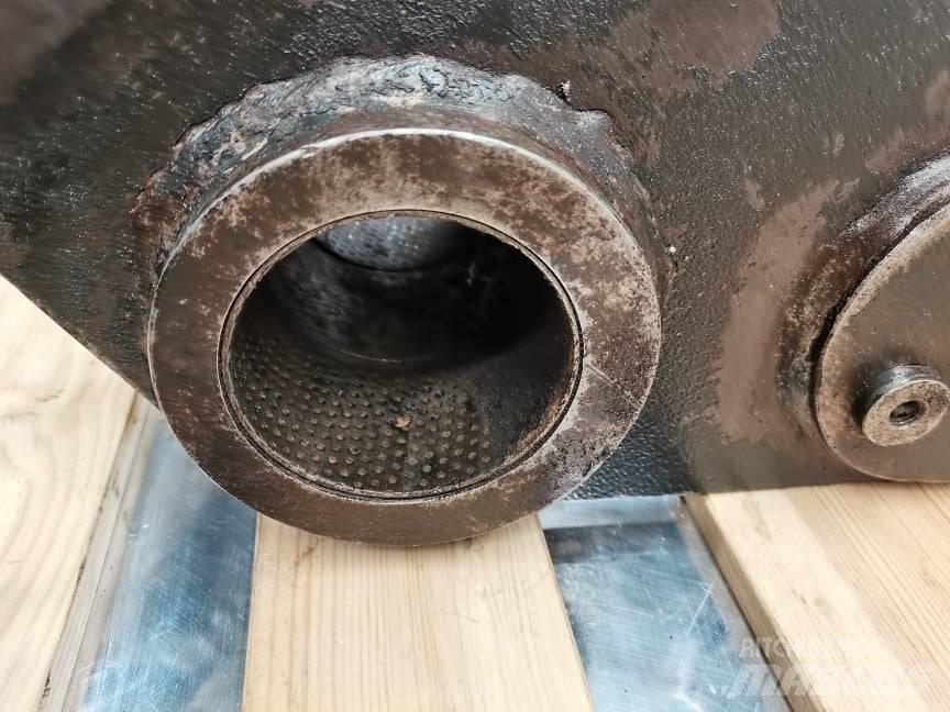CAT TH 336 {Kiwak} Nooled ja varred