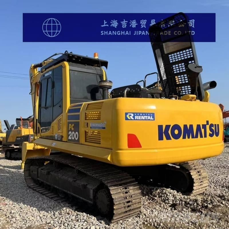 Komatsu PC 200 Roomikekskavaatorid