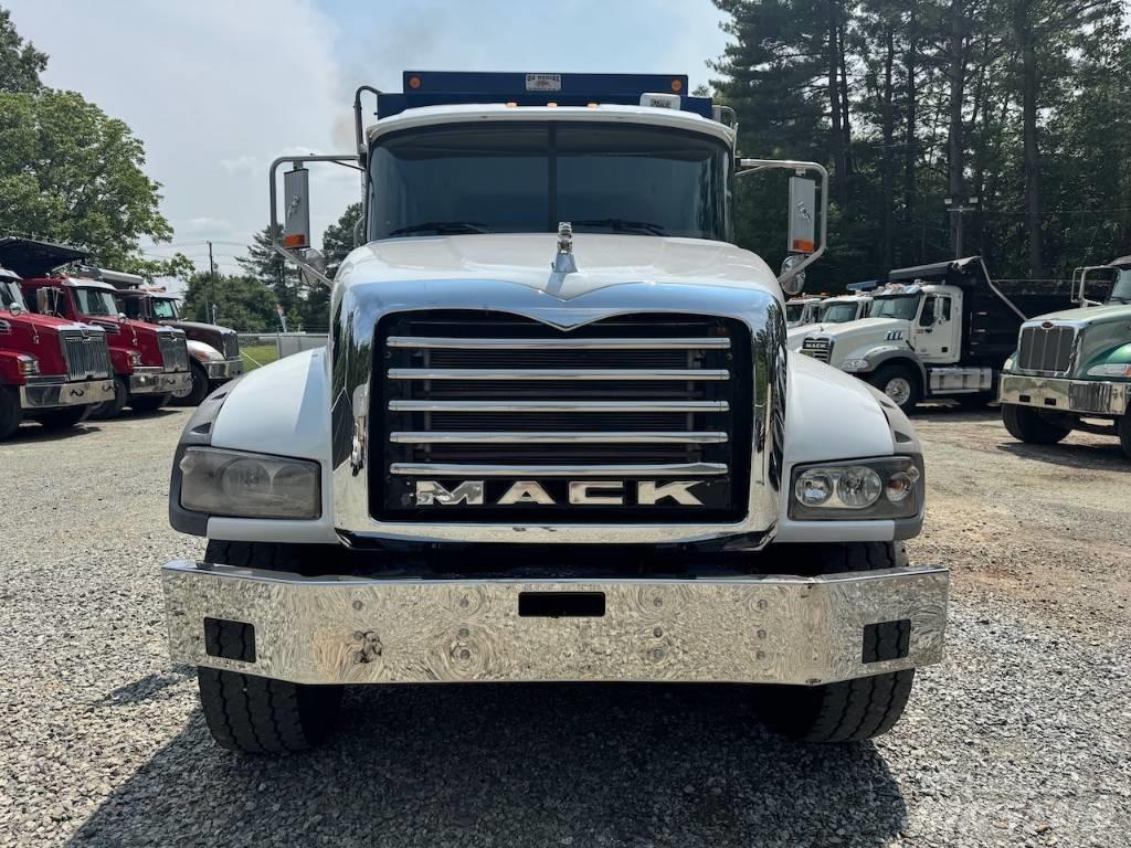 Mack Granite GU 713 Kallurid