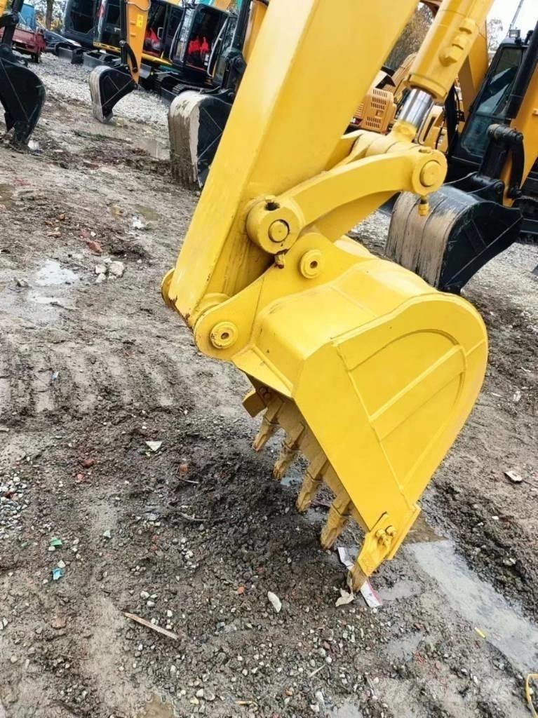 Komatsu PC 70-8 Roomikekskavaatorid