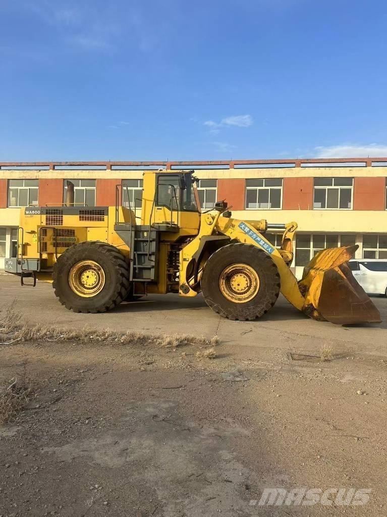 Komatsu WA 600-6 Rataslaadurid