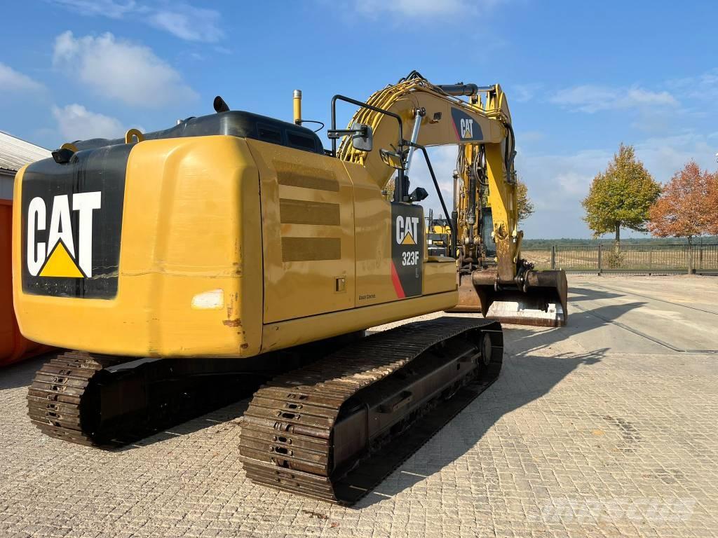 CAT 323 F L Roomikekskavaatorid