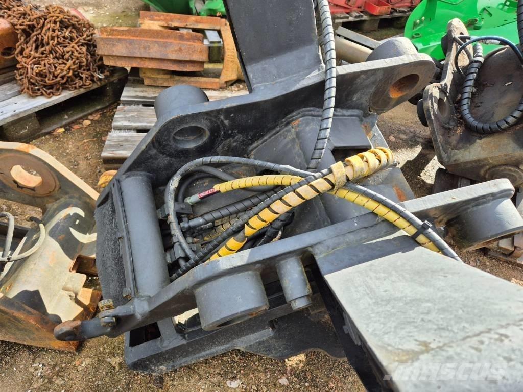 Komatsu PC 210-6K Roomikekskavaatorid
