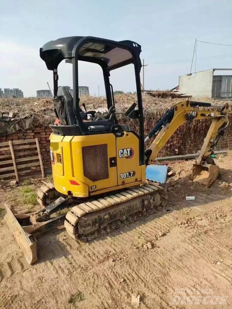 CAT 301.7 Miniekskavaatorid < 7 t