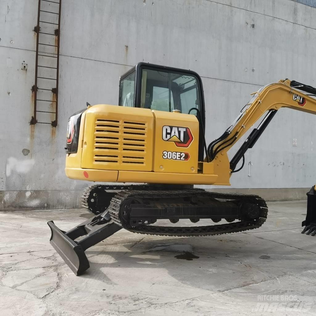 CAT 306E2 Roomikekskavaatorid