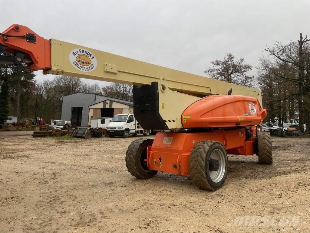 JLG 1250 AJP Iseliikuvad poomtõstukid