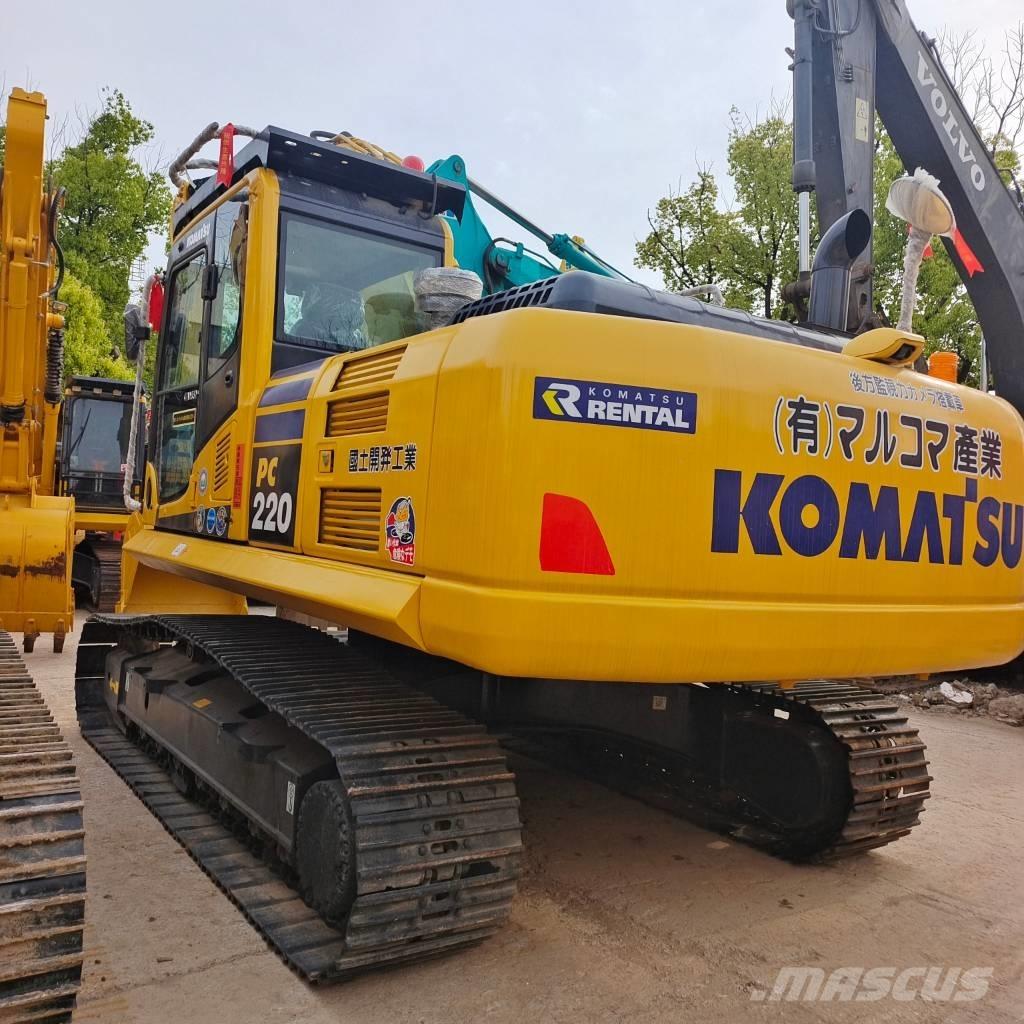 Komatsu PC 220-8 Roomikekskavaatorid