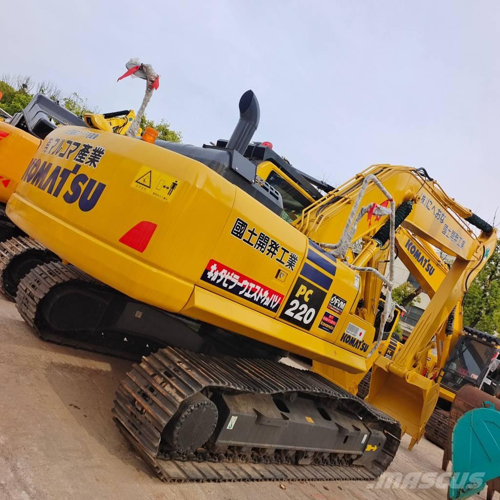 Komatsu PC 220-8 Roomikekskavaatorid