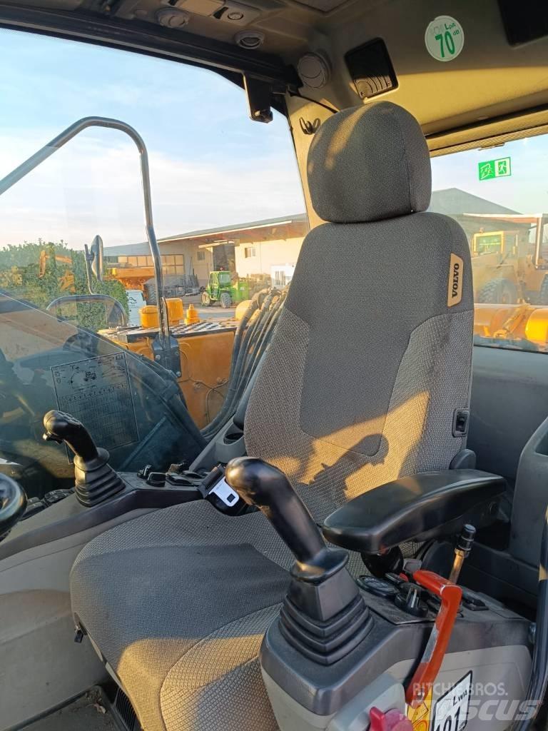 Volvo EW 140 C Ratasekskavaatorid