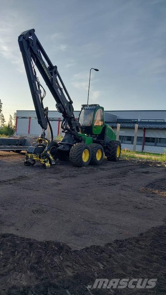 John Deere 1270 E Harvesterid