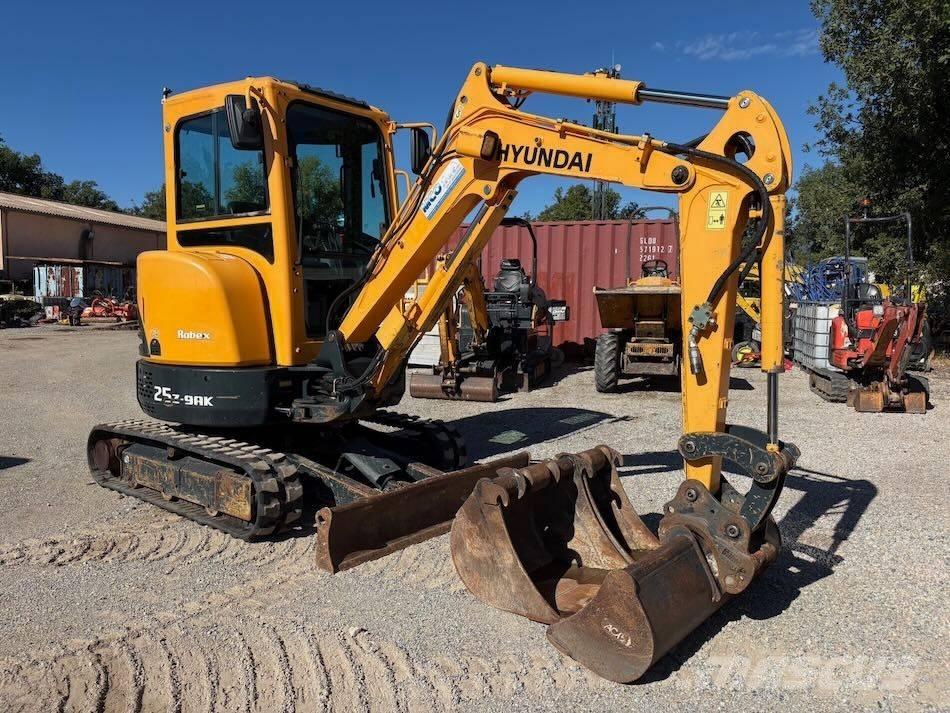 Hyundai R25Z-9 AK Miniekskavaatorid < 7 t
