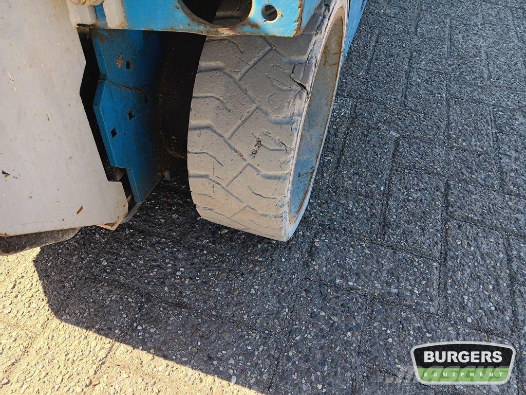 Genie GS2032 Käärtõstukid