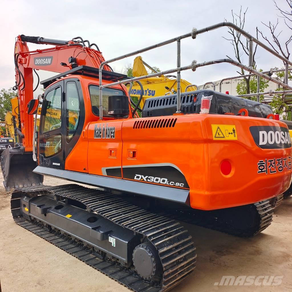 Doosan DX 300 LC Roomikekskavaatorid