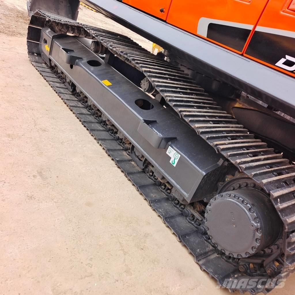 Doosan DX 300 LC Roomikekskavaatorid