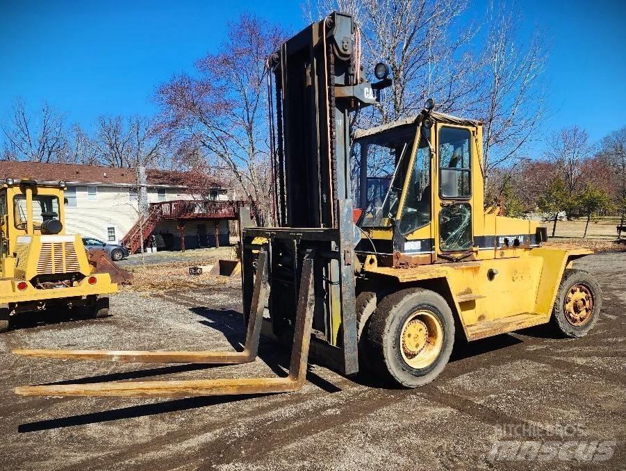 CAT V 330 C Konteineritõstukid