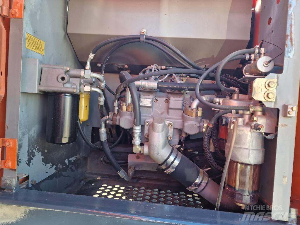 Hitachi ZX 210-3 Roomikekskavaatorid