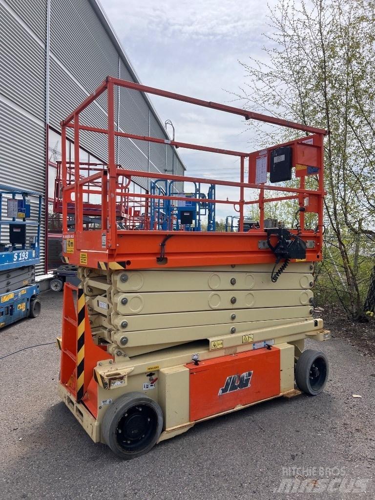 JLG 10 RS Käärtõstukid