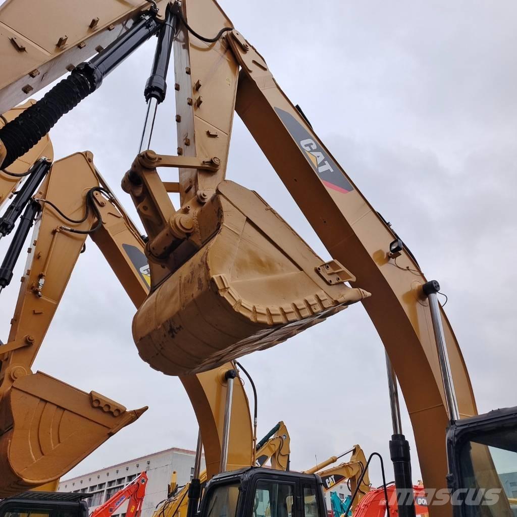 CAT 325 D Roomikekskavaatorid