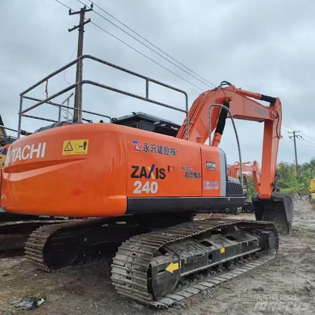 Hitachi 240-3 Roomikekskavaatorid