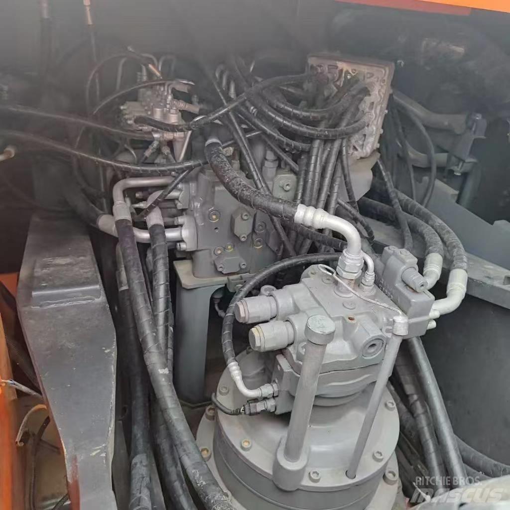 Hitachi 240-3 Roomikekskavaatorid