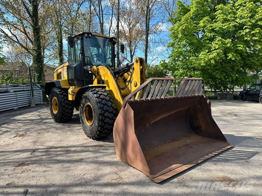 CAT 930 M Rataslaadurid