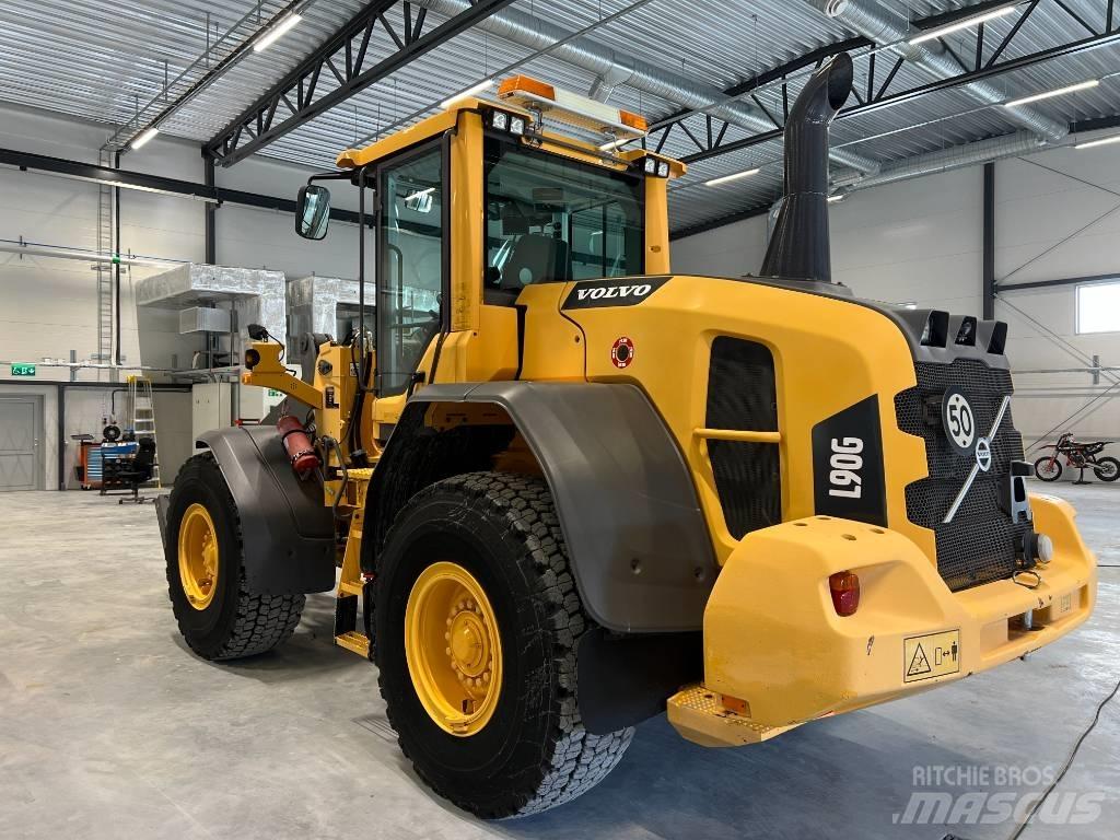 Volvo L90G Rataslaadurid
