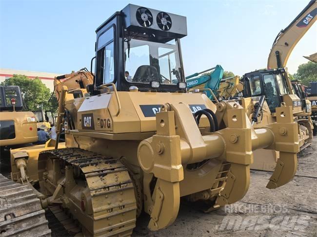 CAT D 7 G Buldooserid