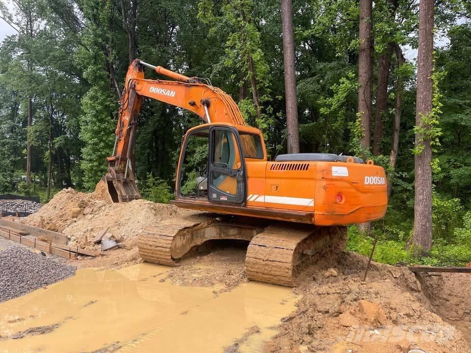Doosan DX 255 LC Roomikekskavaatorid