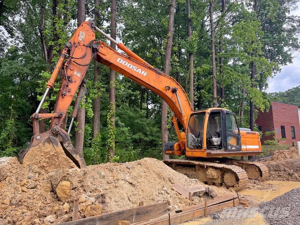Doosan DX 255 LC Roomikekskavaatorid