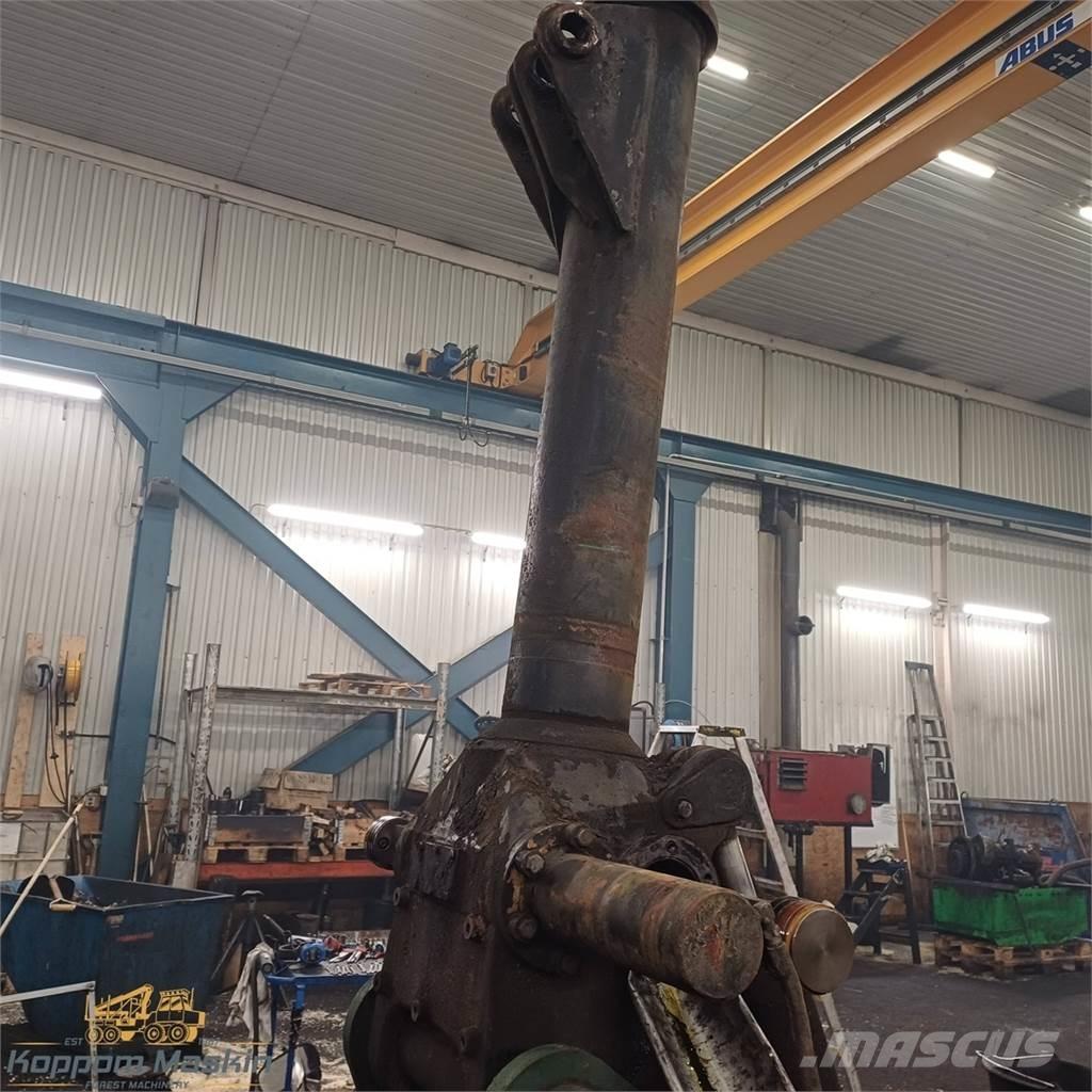 FMG 374 Forvarderi kraanad