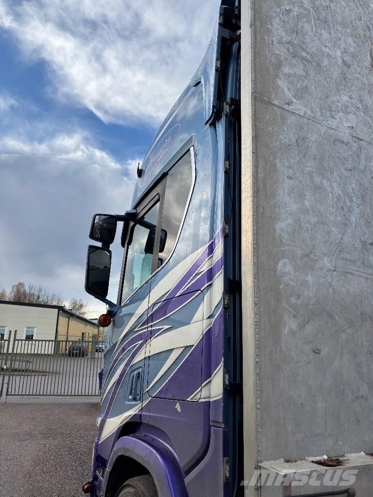 Scania R730B6X4NB Metsaveokid