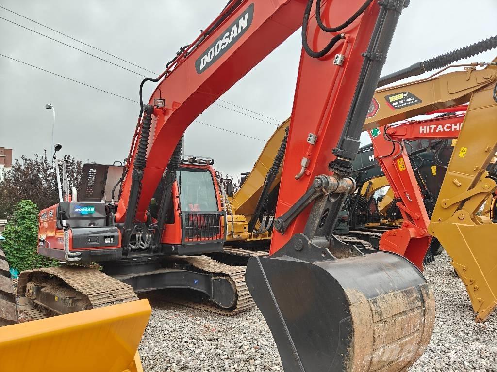 Doosan 225 LC-9C Roomikekskavaatorid