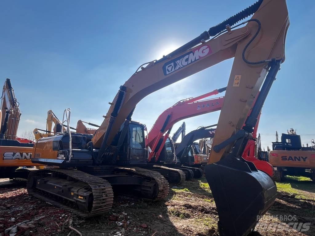 XCMG XE 305 DK Roomikekskavaatorid