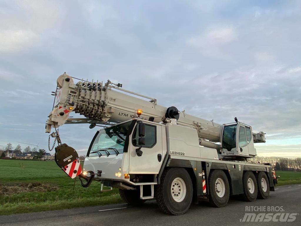 Liebherr LTM1090-4.2 Maastikutõstukid