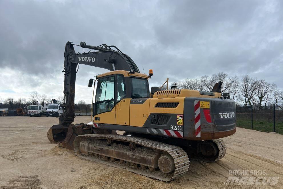 Volvo EC 220 DL Roomikekskavaatorid
