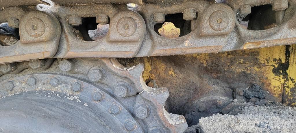 Komatsu D 65 EX 12 Buldooserid