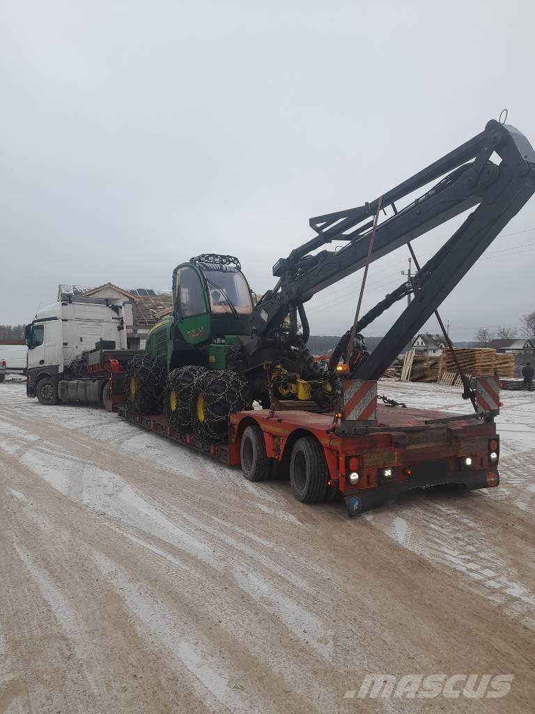 John Deere 1070 E Harvesterid