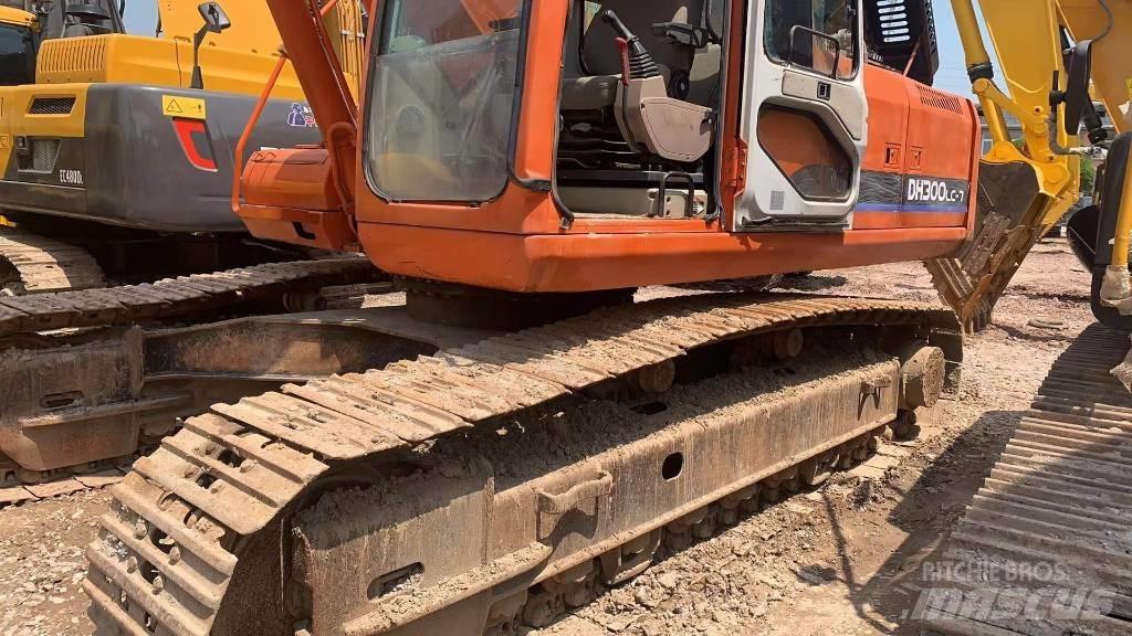Doosan DH 300 LC-7 Roomikekskavaatorid