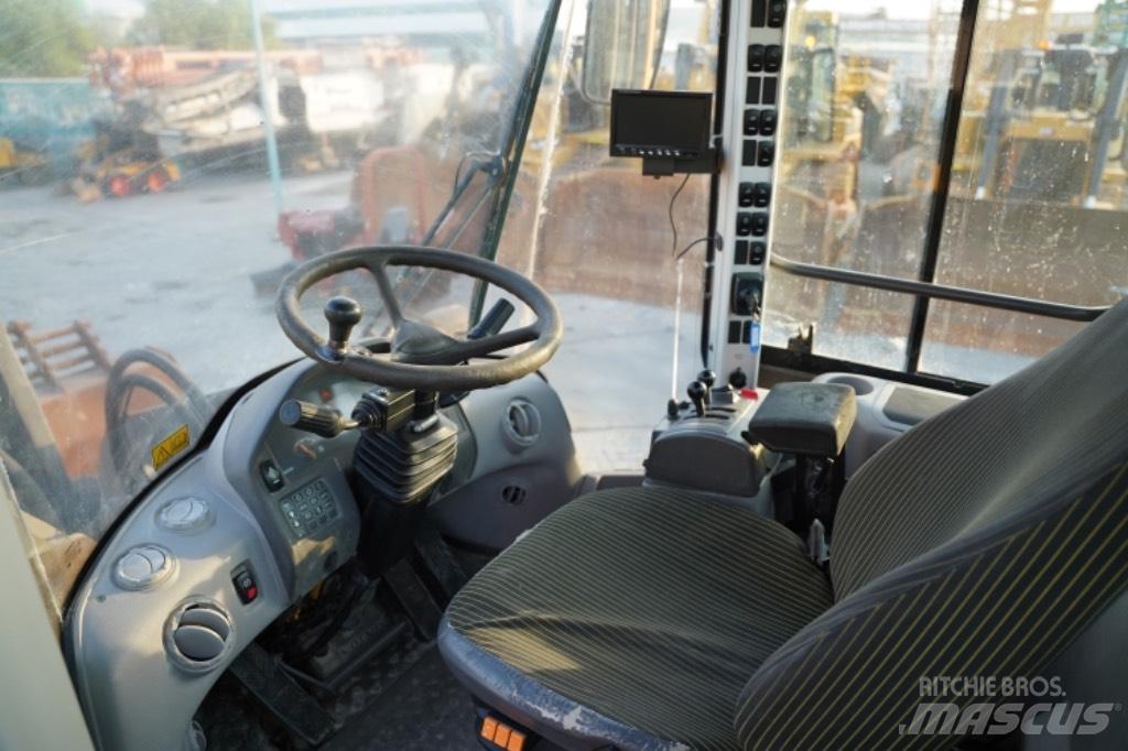 Volvo L220 F Rataslaadurid