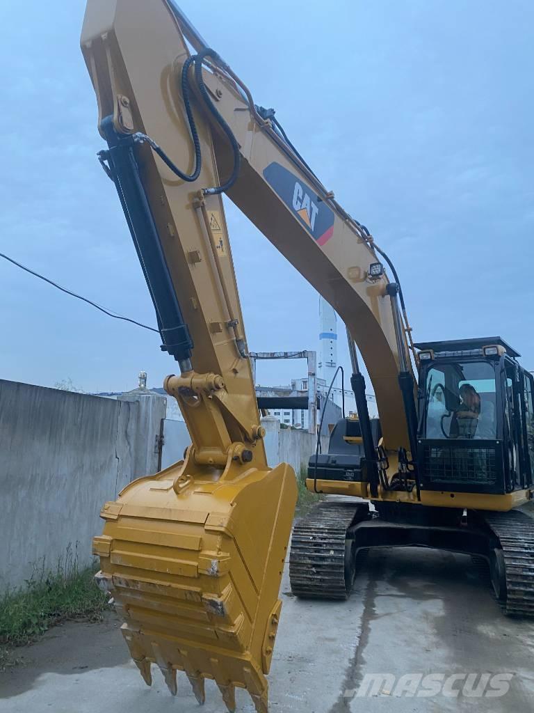 CAT 320 D Roomikekskavaatorid