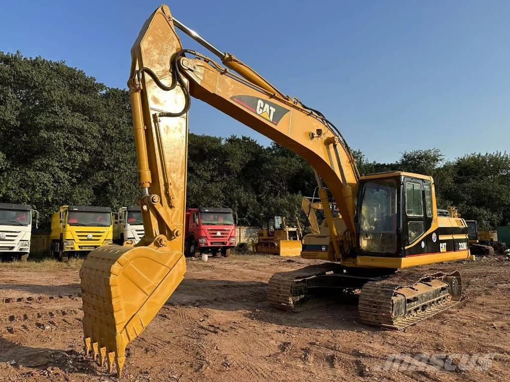 CAT 320 B Roomikekskavaatorid