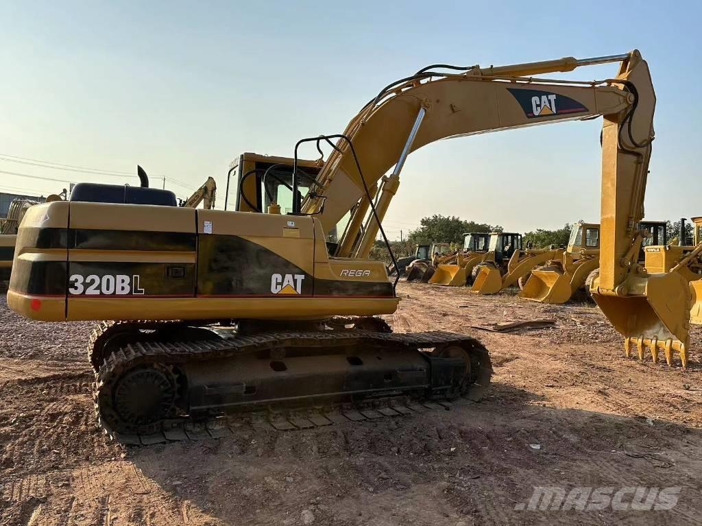CAT 320 B Roomikekskavaatorid