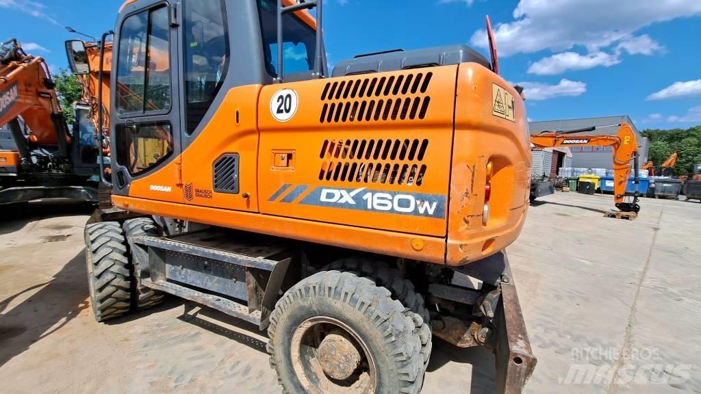 Doosan DX 160 W-3 Ratasekskavaatorid