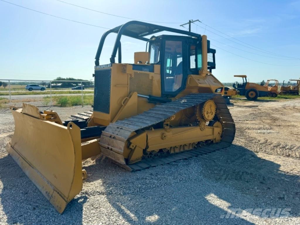CAT D 6 M LGP Buldooserid