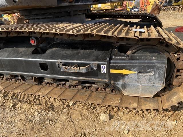 Hitachi ZX240 Roomikekskavaatorid