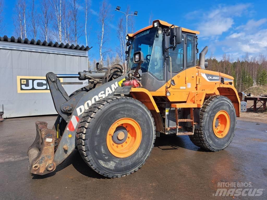 Doosan DL 220 Rataslaadurid