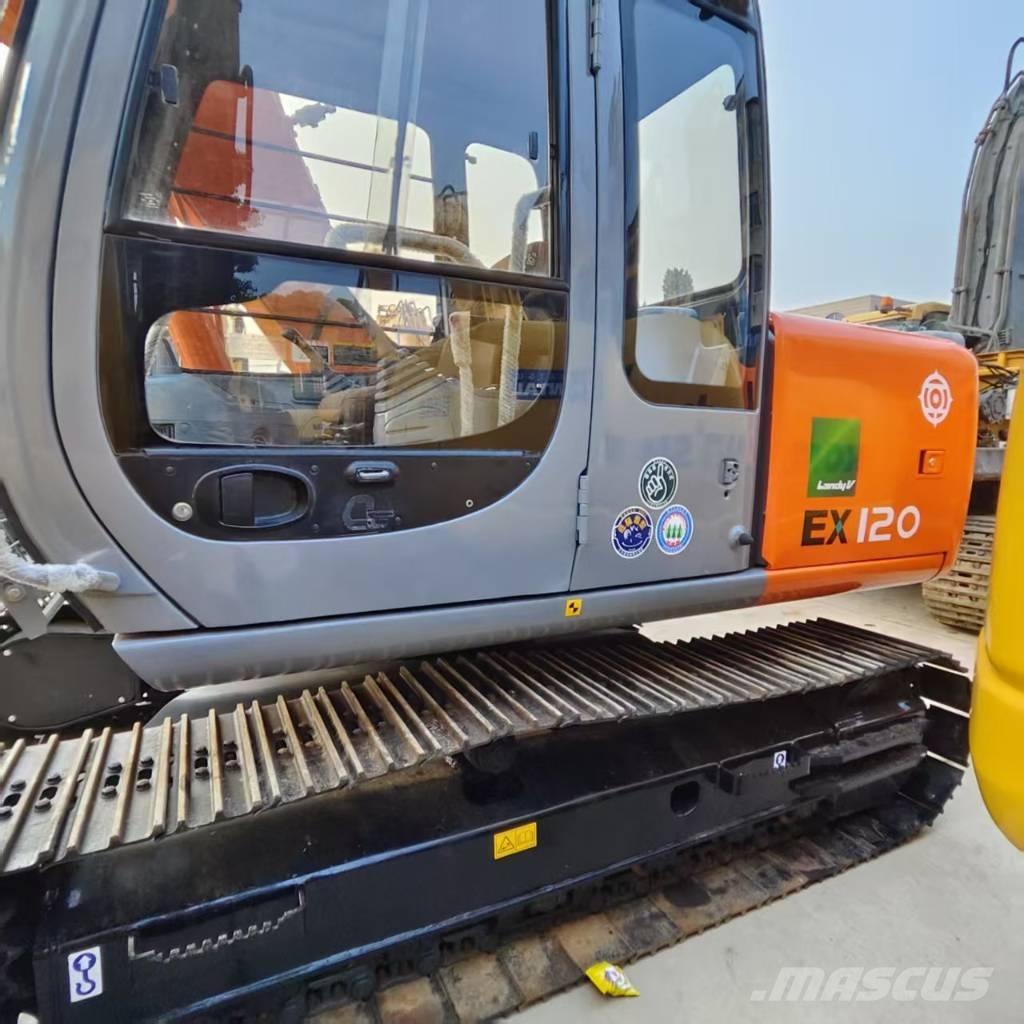 Hitachi EX 120 Väikeekskavaatorid 7t-12t