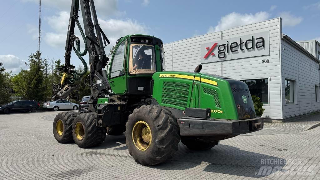 John Deere 1070 E Harvesterid