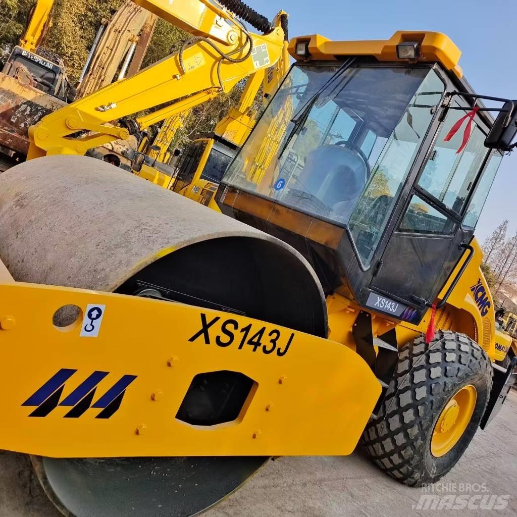 XCMG XS 142 J Ühe trumliga rullid